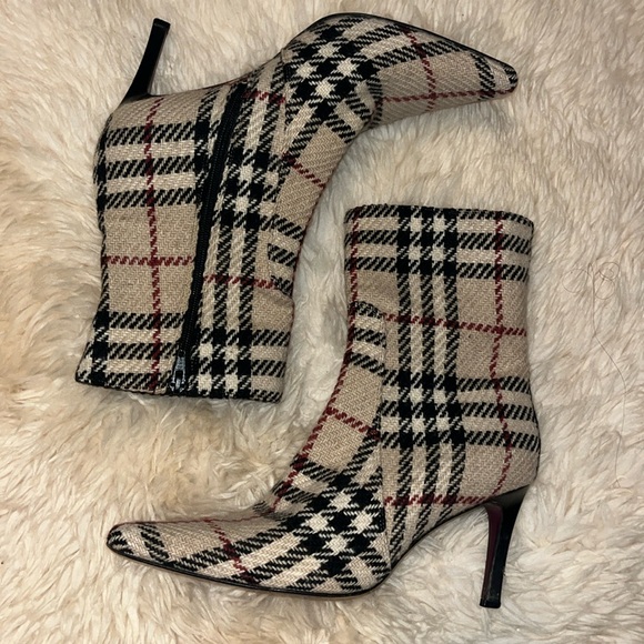 Burberry 2000s Nova Check Tweed Heeled Boot - Picture 3 of 13